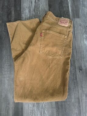 Levi's Women Corduroy Pants in Caramel Brown